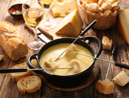 Vin et fondue savoyarde : que boire avec du fromage fondu ? Vin blanc et fondue | vin-malin.fr